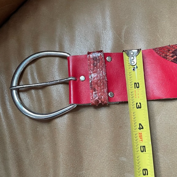 Rare red leather snakeskin vintage wide large statement buckle belt textured - Picture 7 of 8